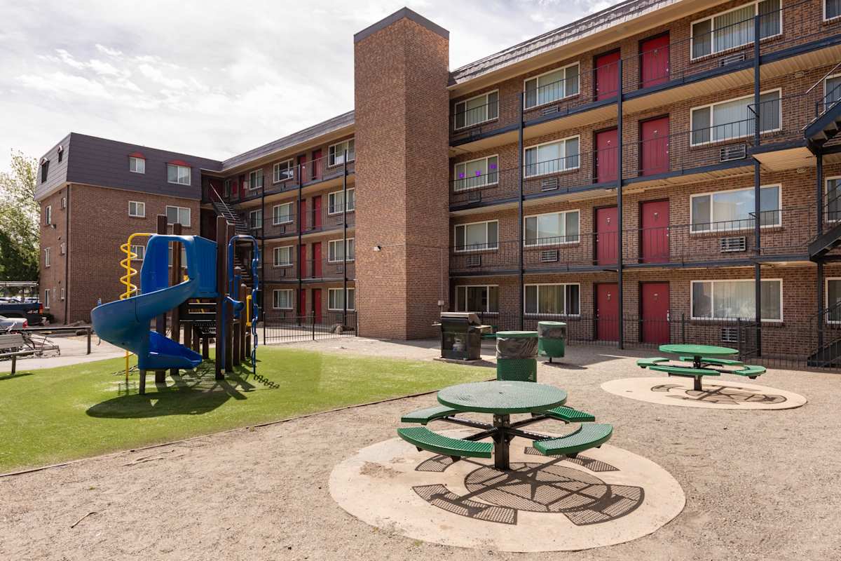 Meridian Garden Apartments Image 3