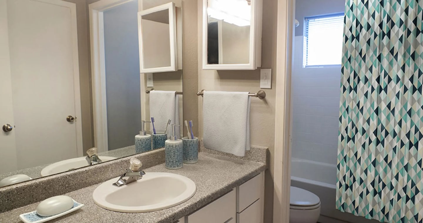 The Camaron Townhomes & Flats Image 2
