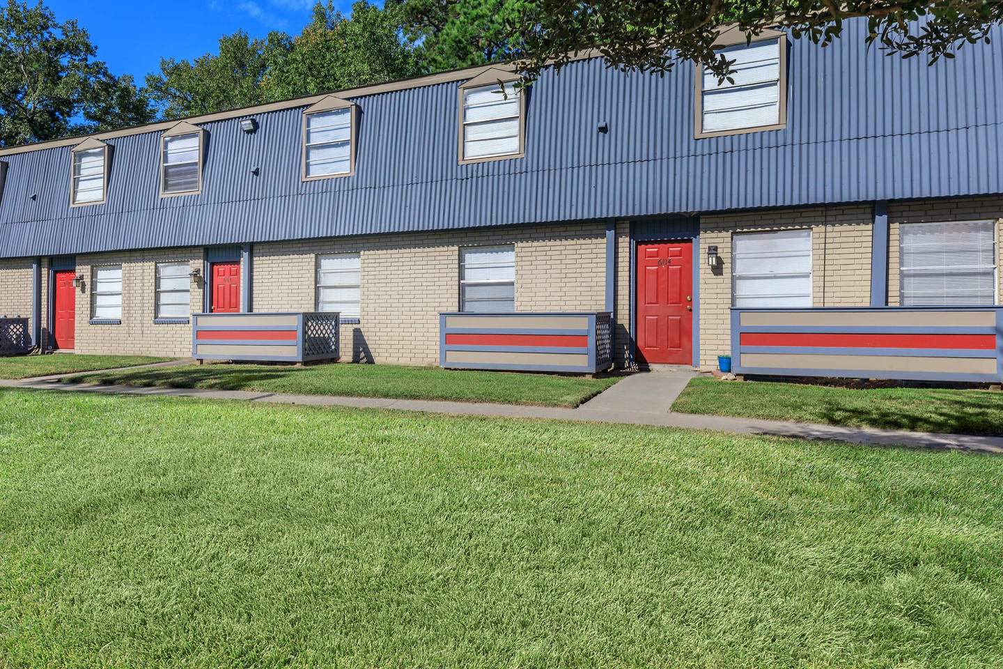 The Californian Apartments of Lufkin Image 13