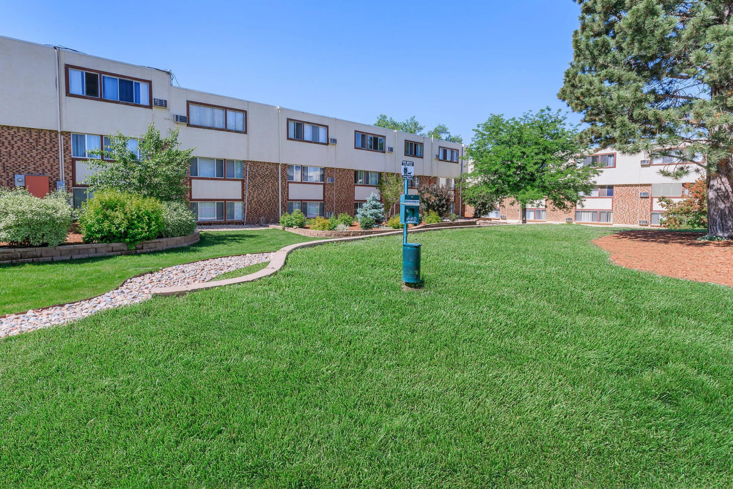 Skyview Condominiums Image 24