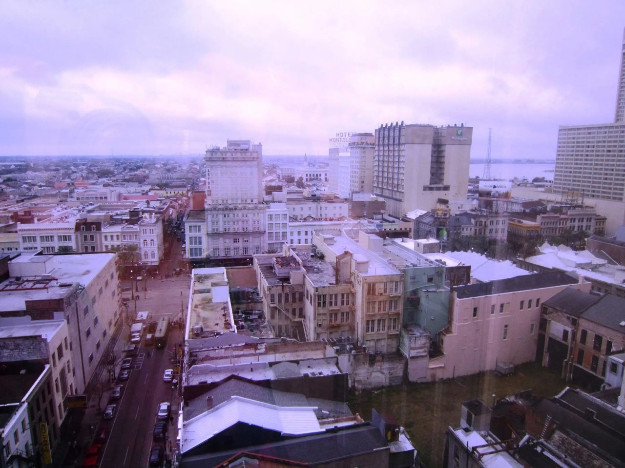 200 Carondelet Image 16