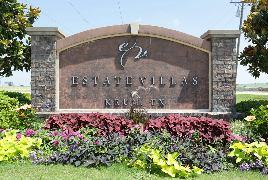 Estate Villas at Krum Image 74