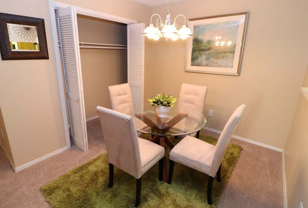Sommerset Apartments Image 5