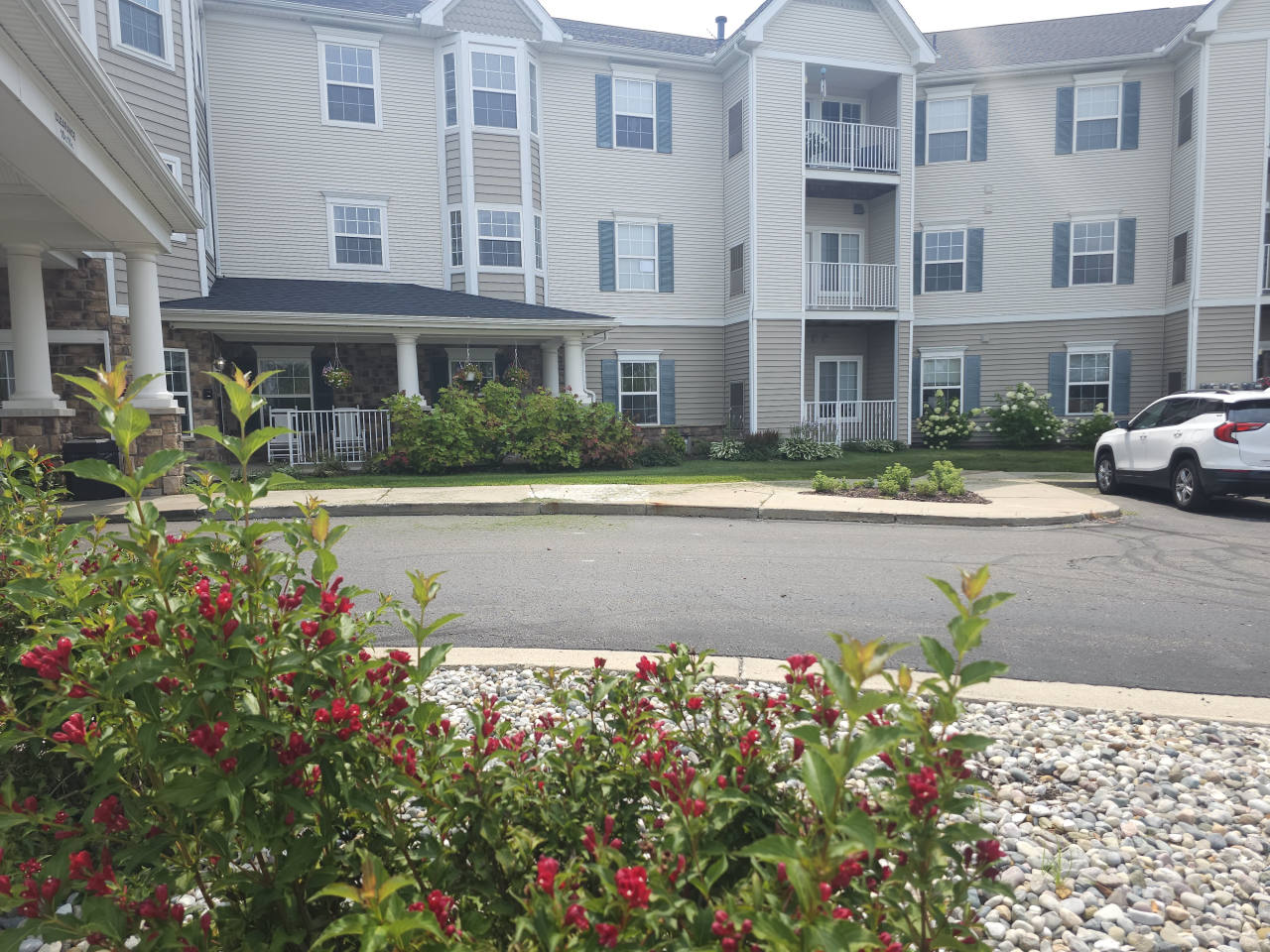 Oakhaven Manor - Senior Living Image 33