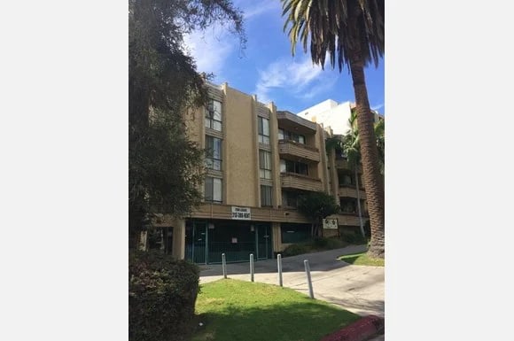 515 S. La Fayette Park Pl. Image 8