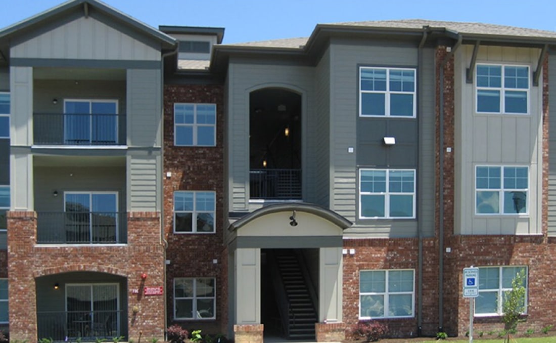 Cross Creek Village Image 9