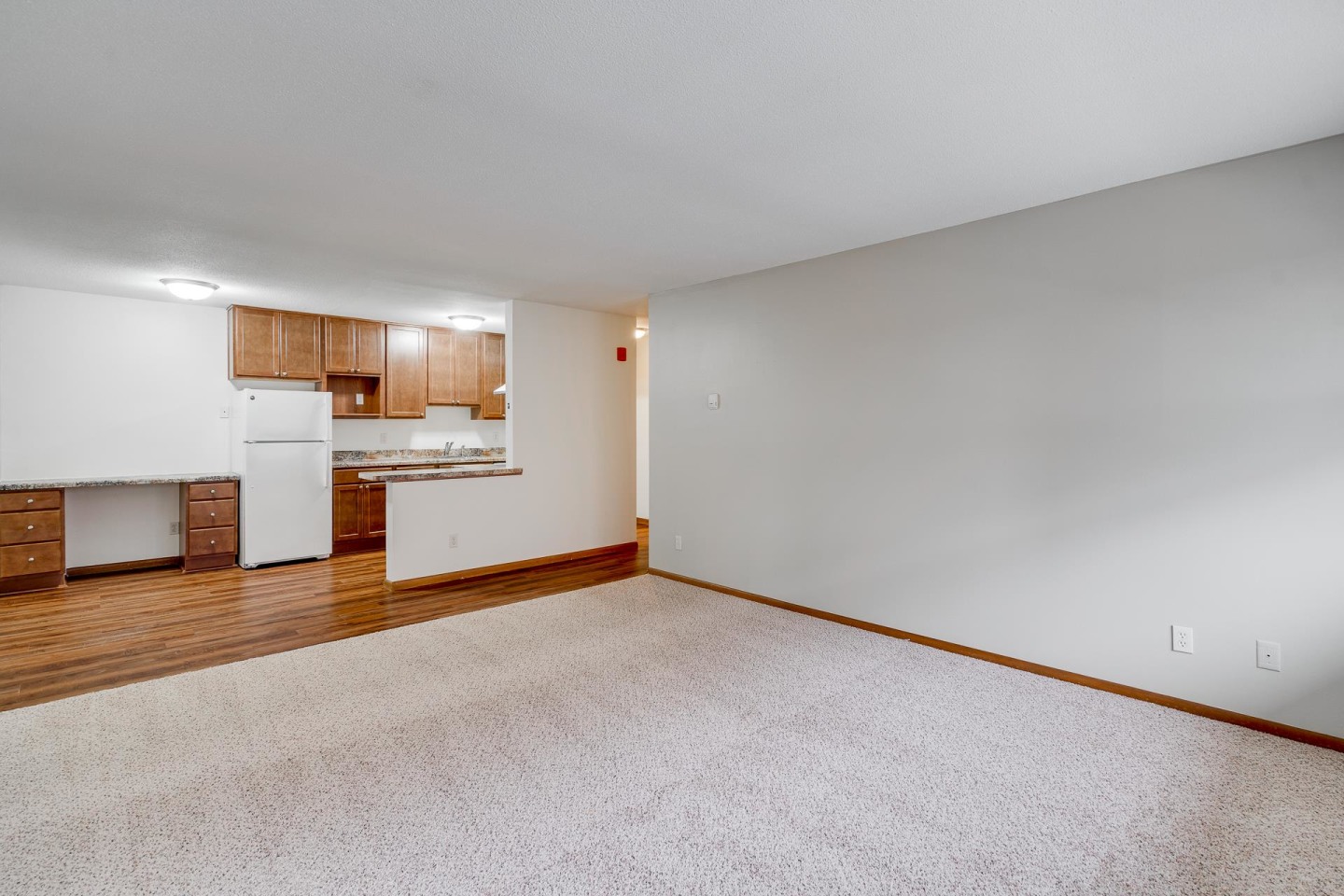 Bryant Manor Apartments Image 2