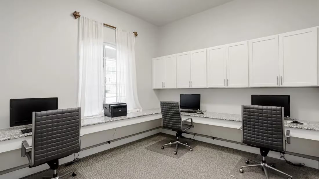 The Pointe at Five Oaks Apartments Image 15