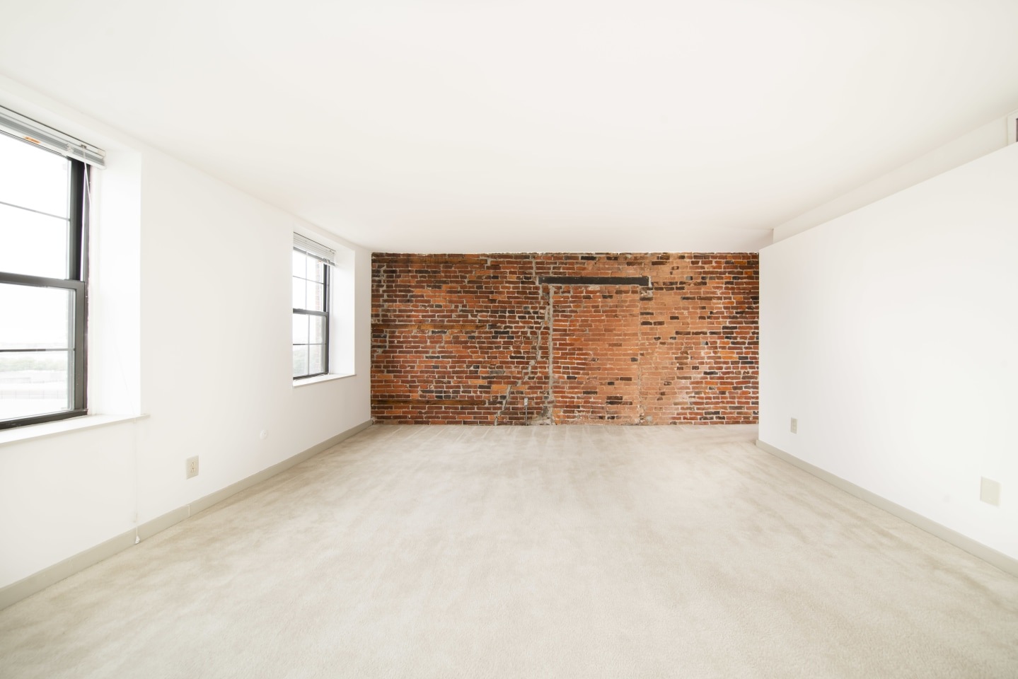Waterfront Apartments Image 24