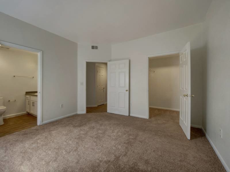 Village Crest Apartments Image 9