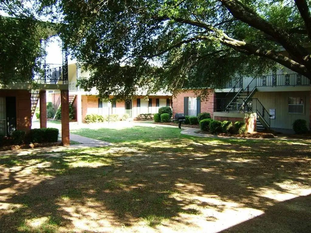 The Briars Apartments Image 3