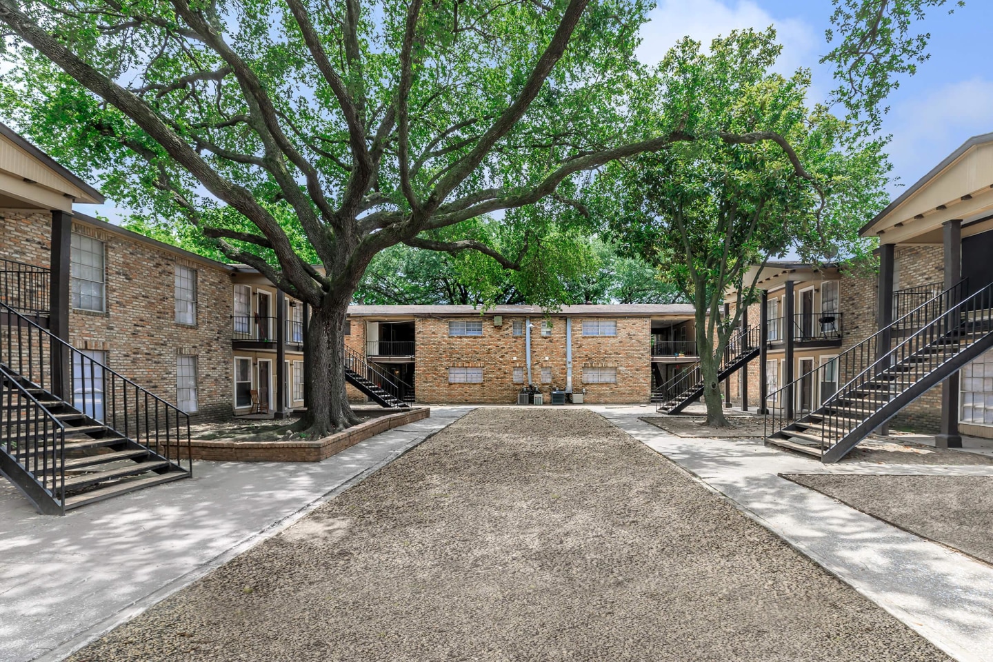 Broadway Park Apartments Image 17