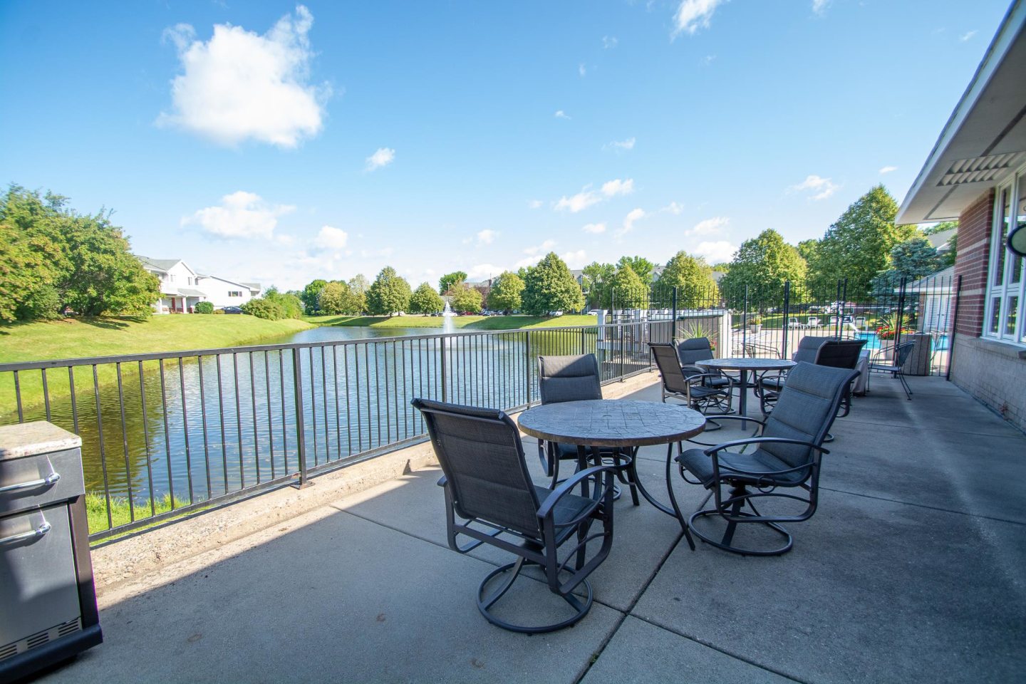 Lexington Apartments & Townhomes Image 10