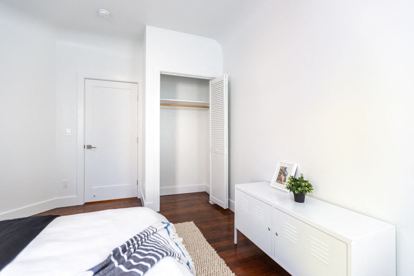 322 STANYAN Image 18