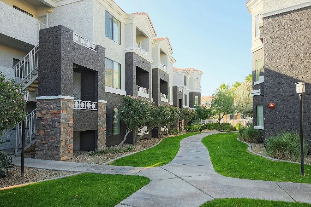 Enclave at Arrowhead Image 13