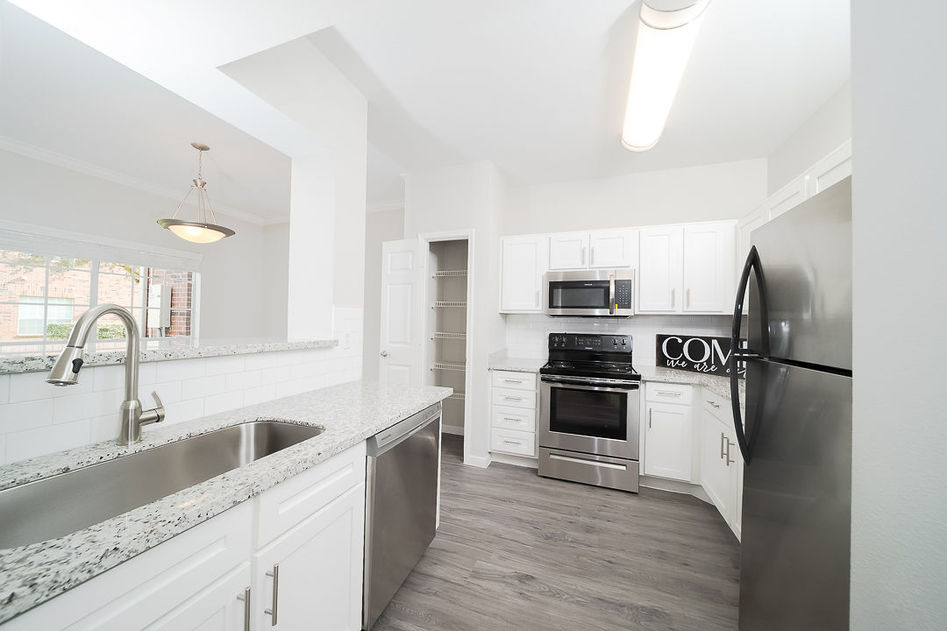 Lakeview Apartments Image 10