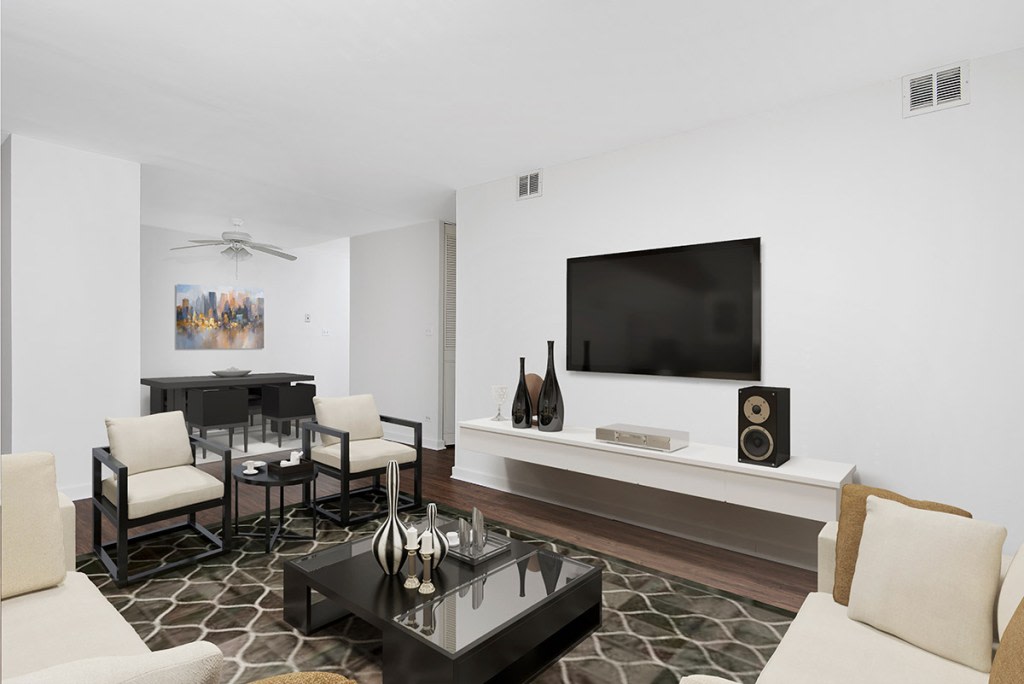 536 West Addison Image 10