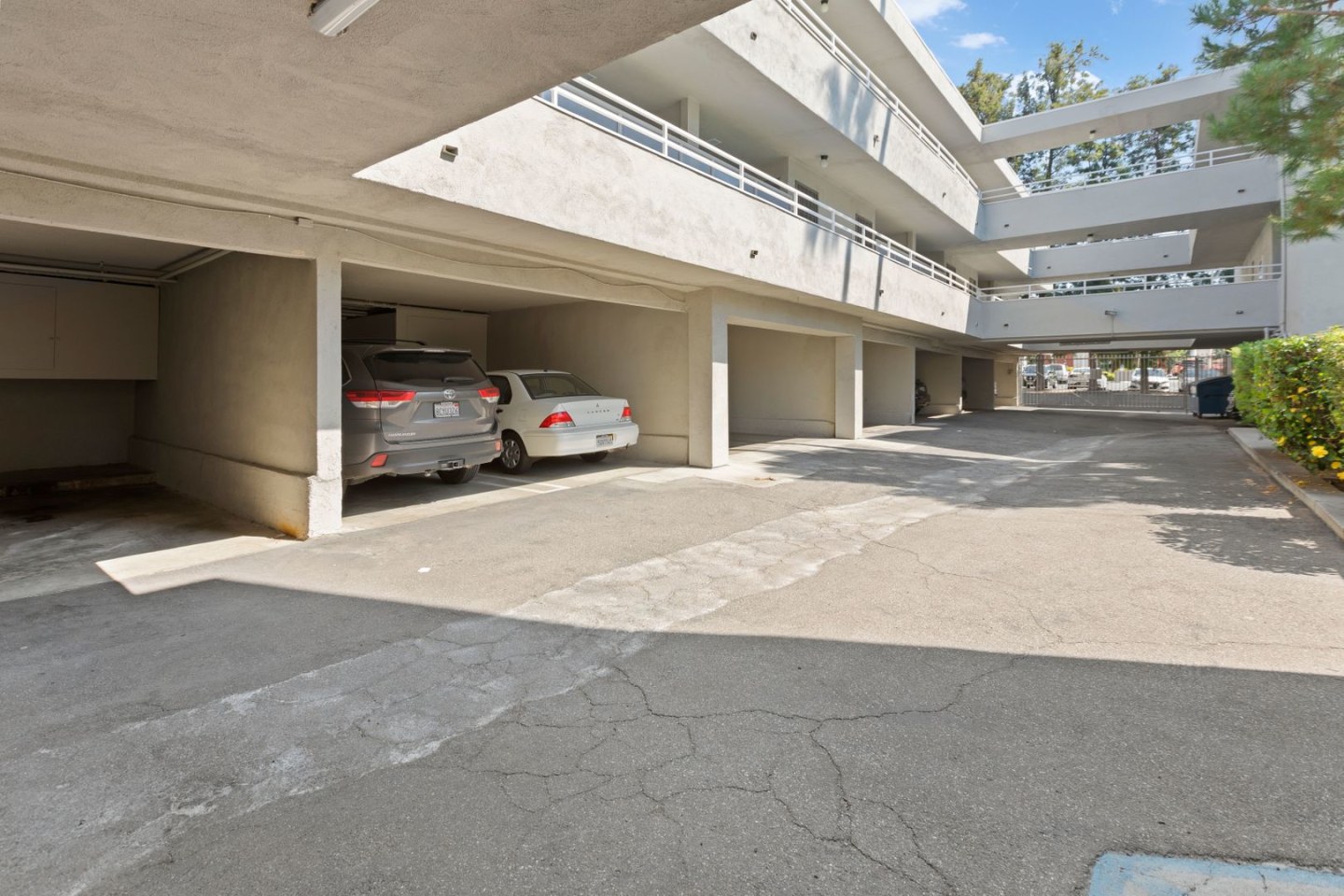 5132 White Oak Image 3