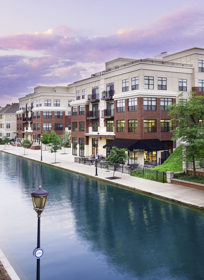 Cosmopolitan on the Canal Image 14