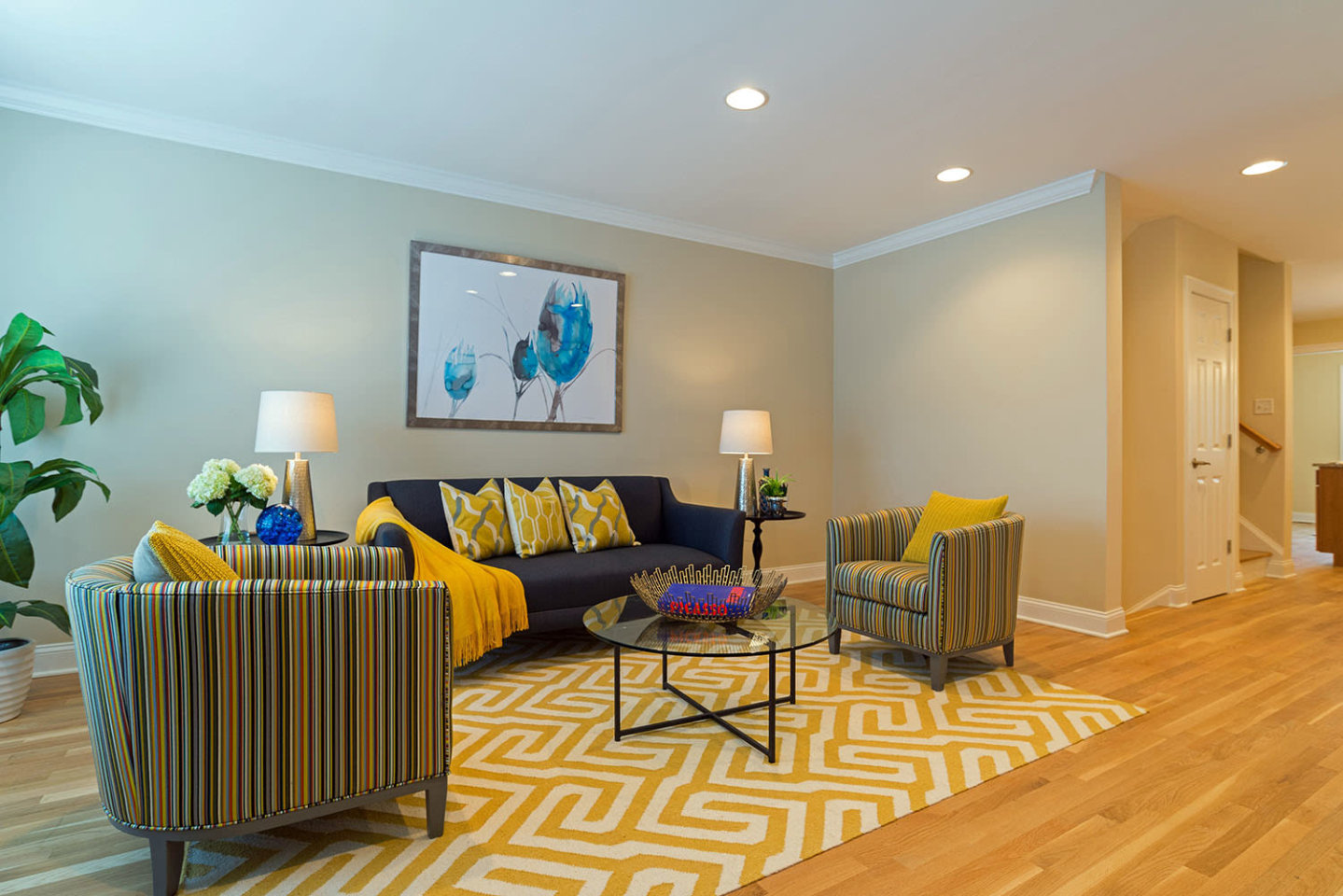 Mayfair Square Image 2