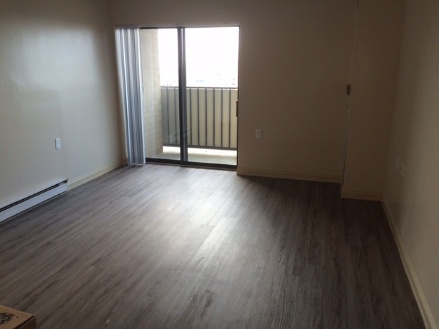 Amy Lowell Apartments Image 8