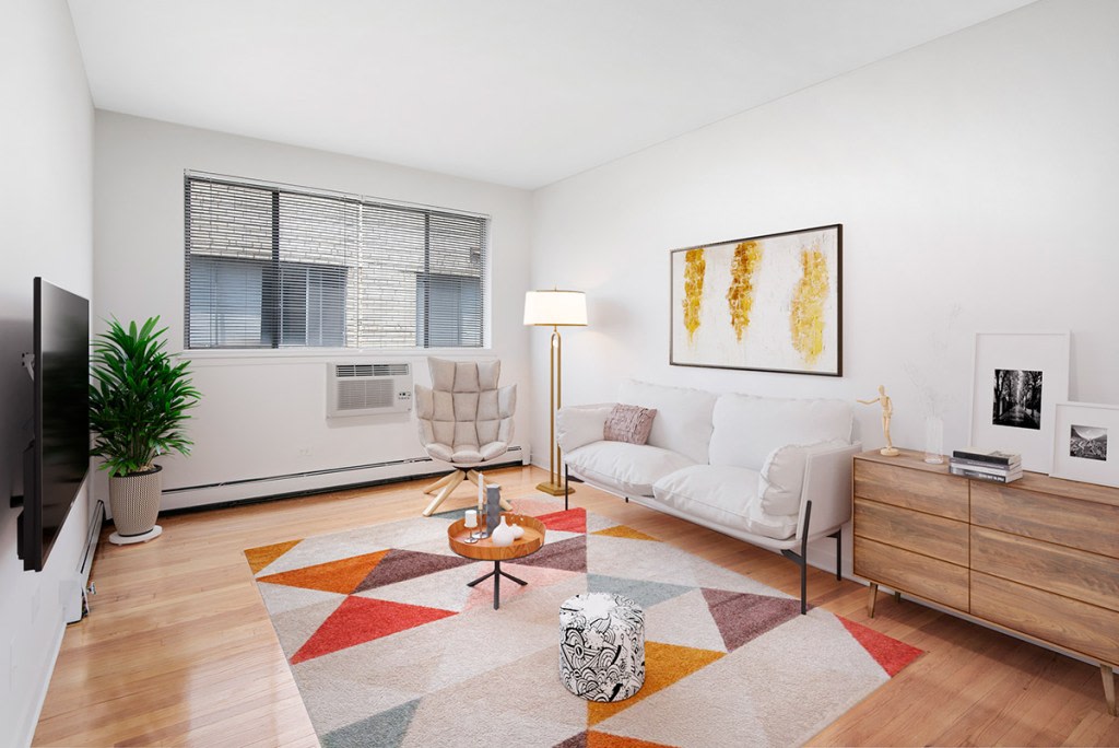 537 West Melrose Image 10