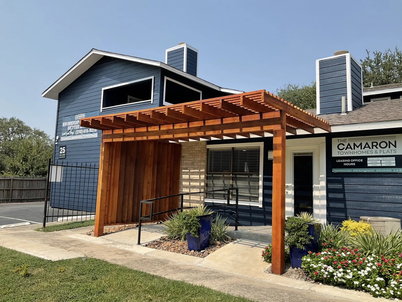 The Camaron Townhomes & Flats Image 7
