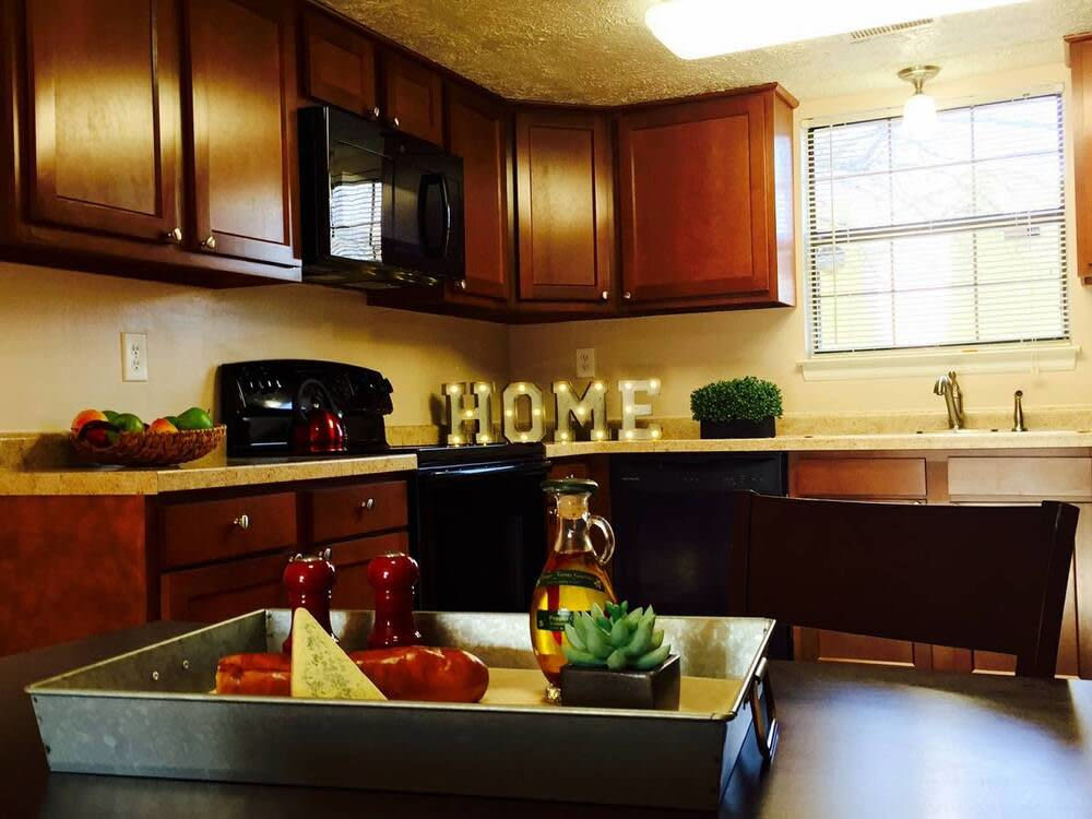 Castleton Manor Image 4