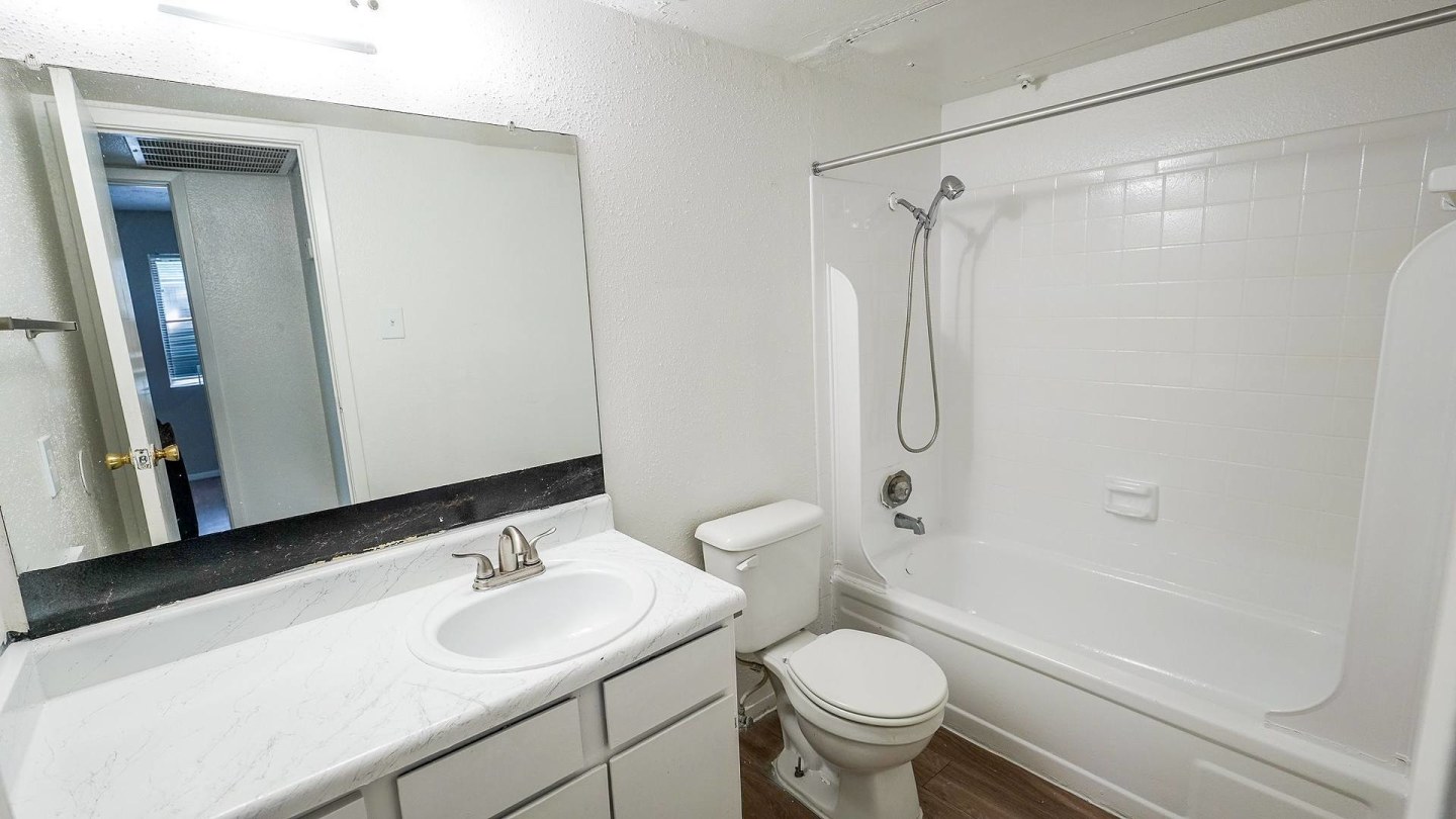 Trenton Place Image 47