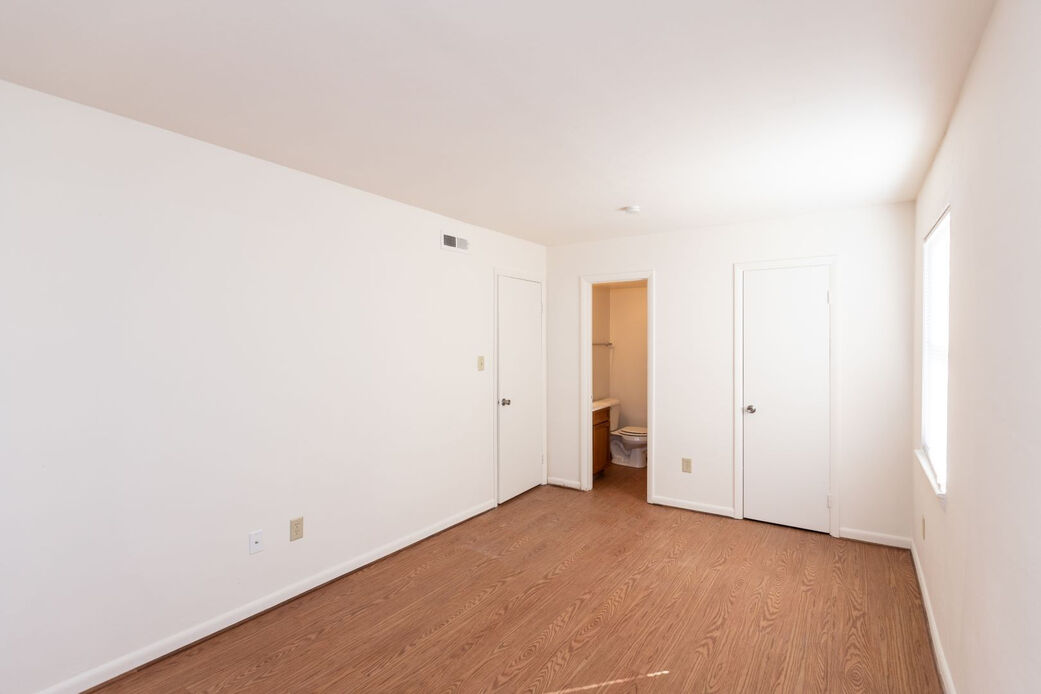 Carson Square Apartments Image 5