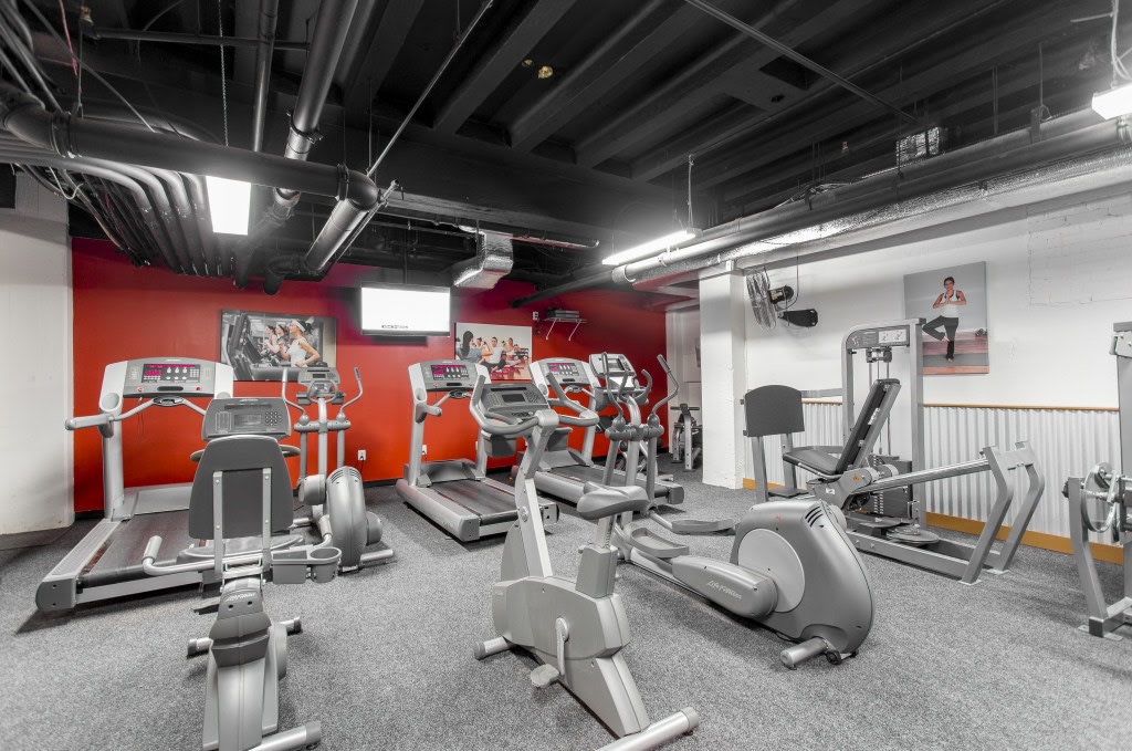 2100 Parkway Image 14