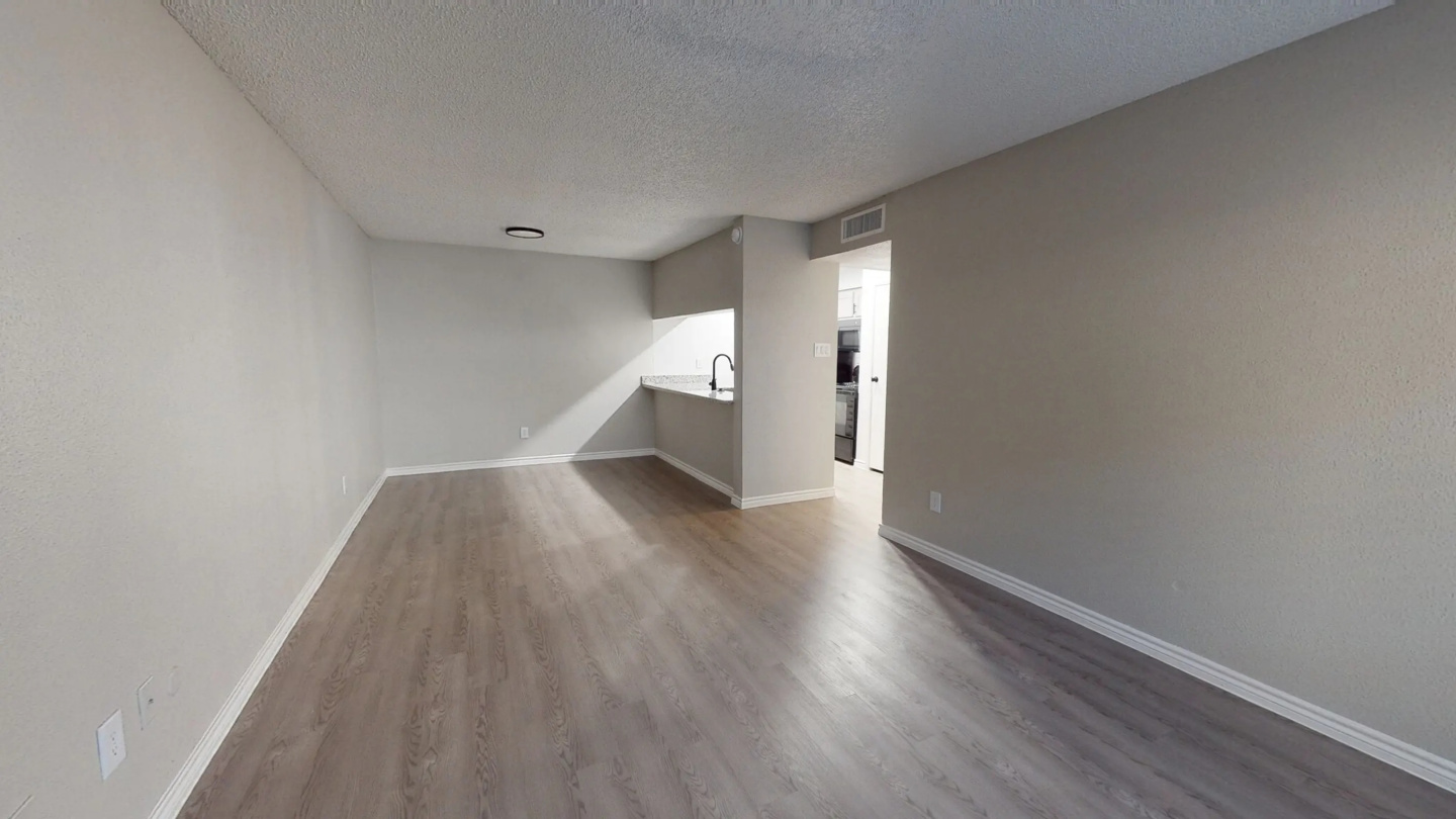 Skylar Pointe Image 14
