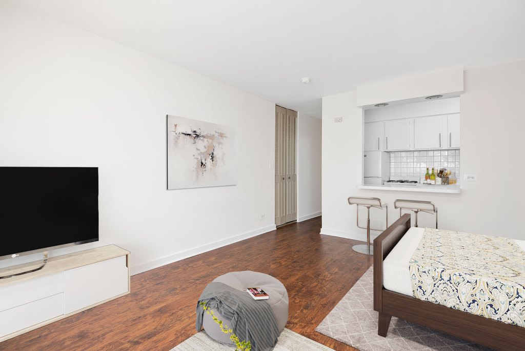 544 West Melrose Image 21