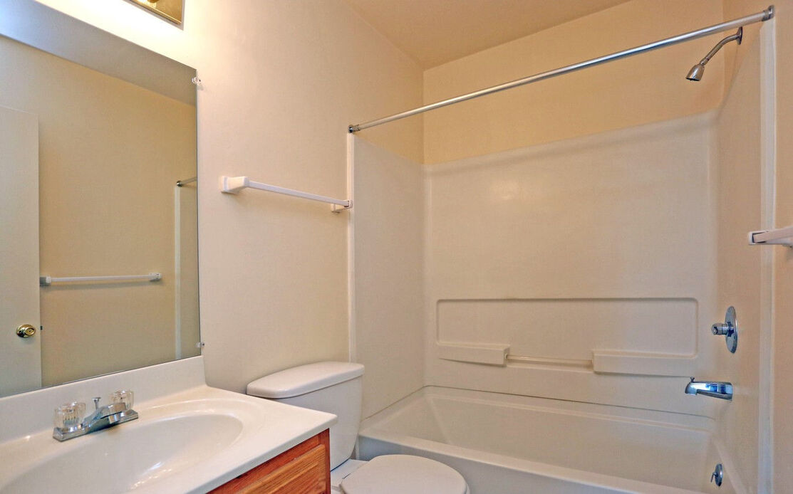 Pinewood Apartment Homes Image 7