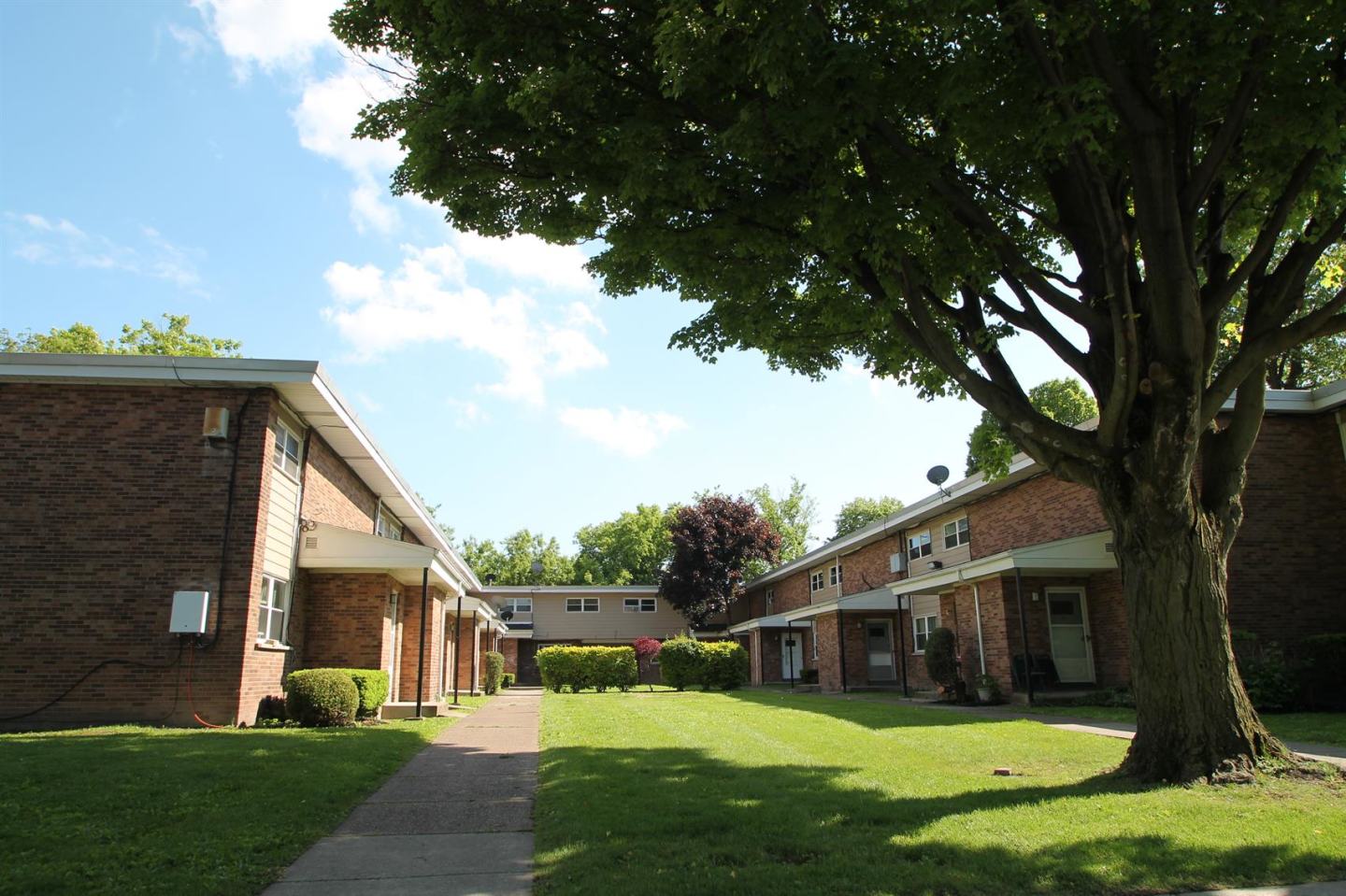 Buffalo Townhomes at Delsan Court Image 28