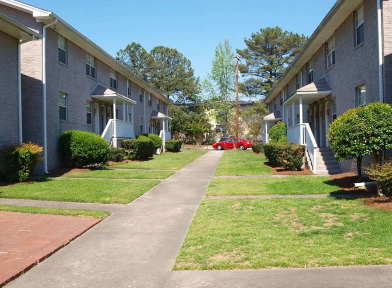 Peachtree Hills Court Image 3