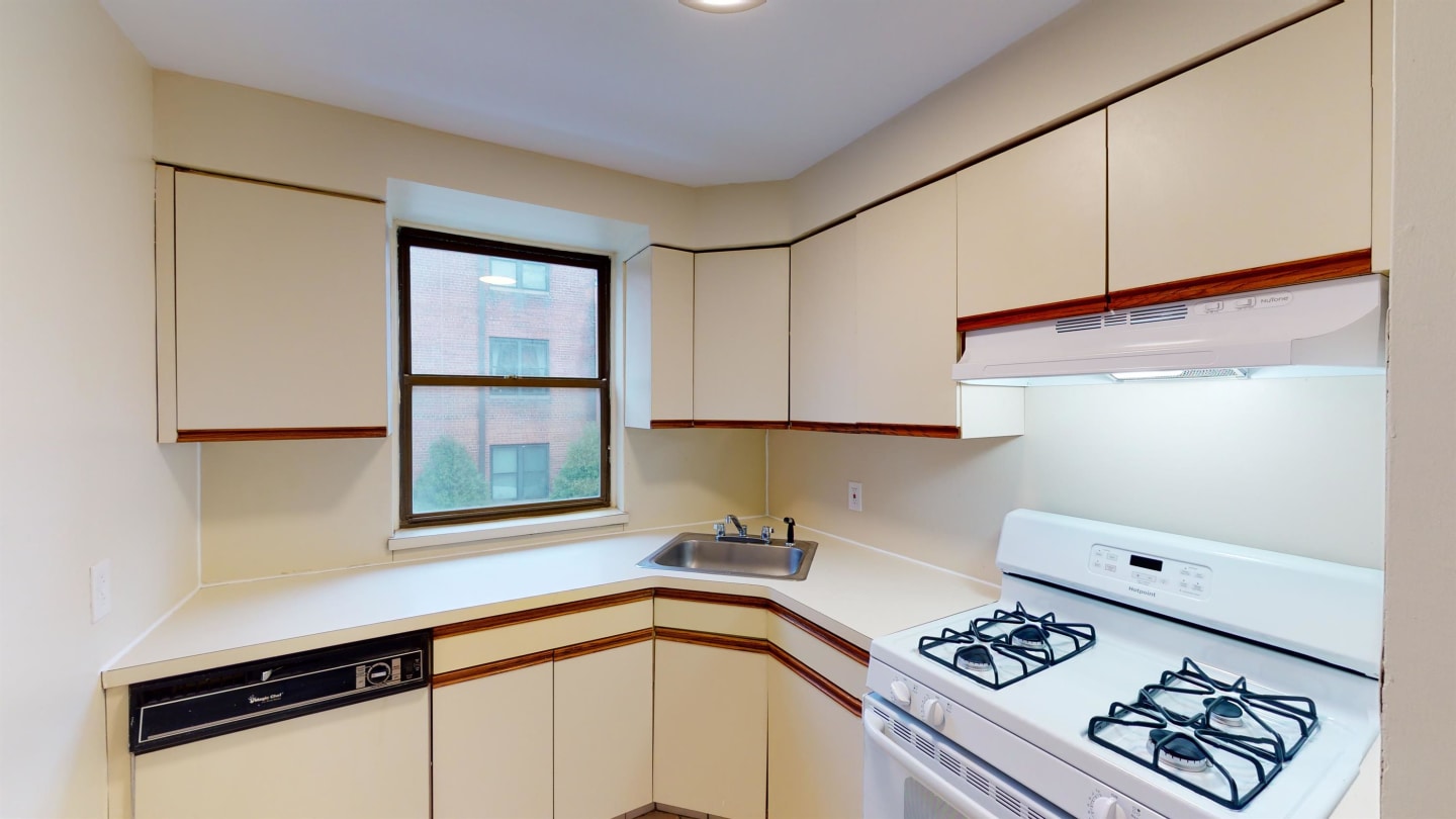 Delaware Court Apartments Image 1