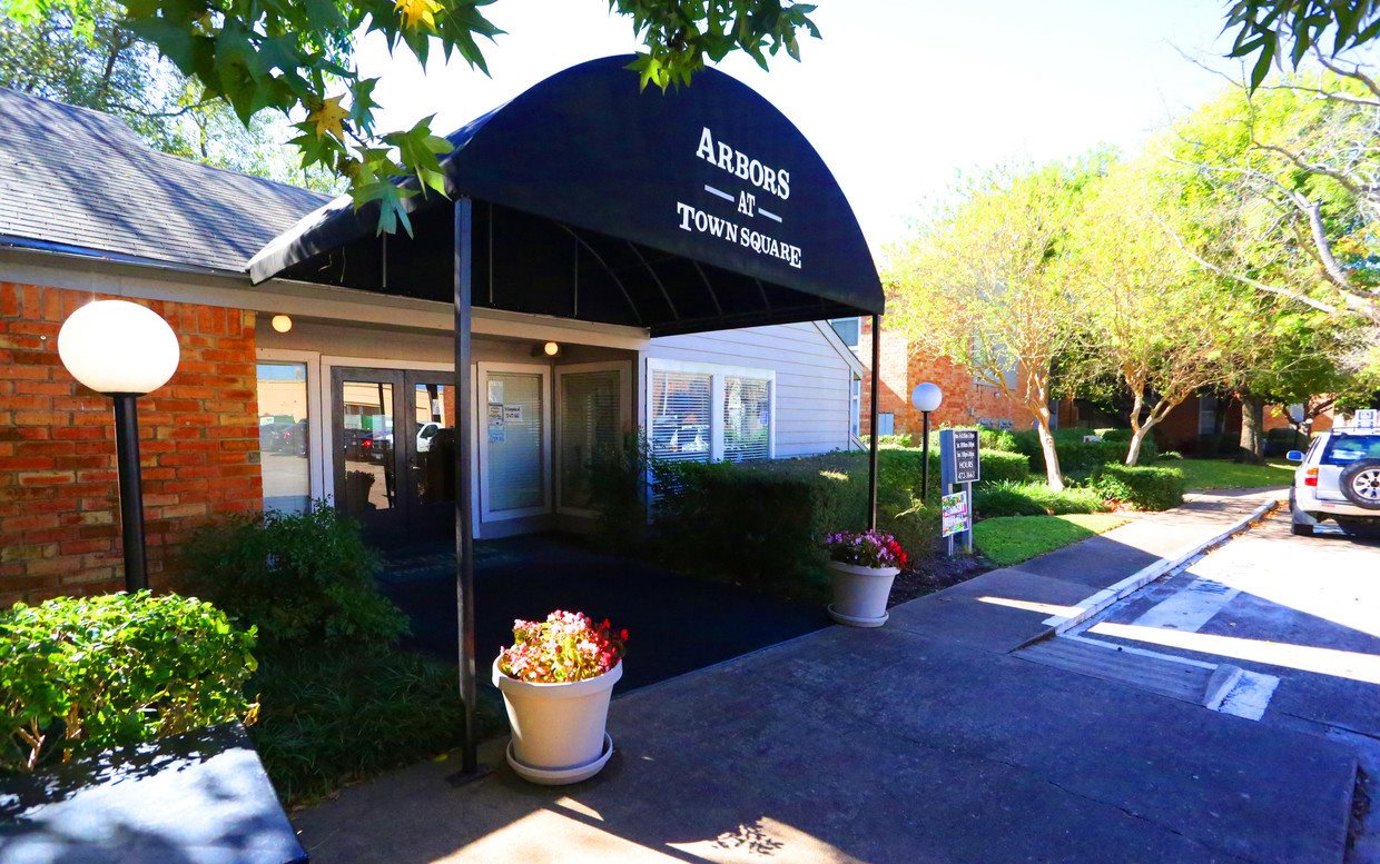 Arbors at Town Square Image 15