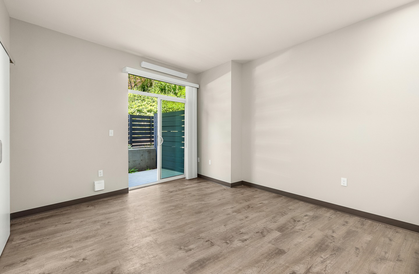 4029 Rainier Image 22