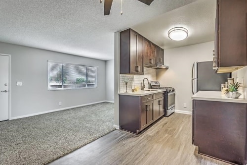 Del Amo Place Apartment Homes Image 20