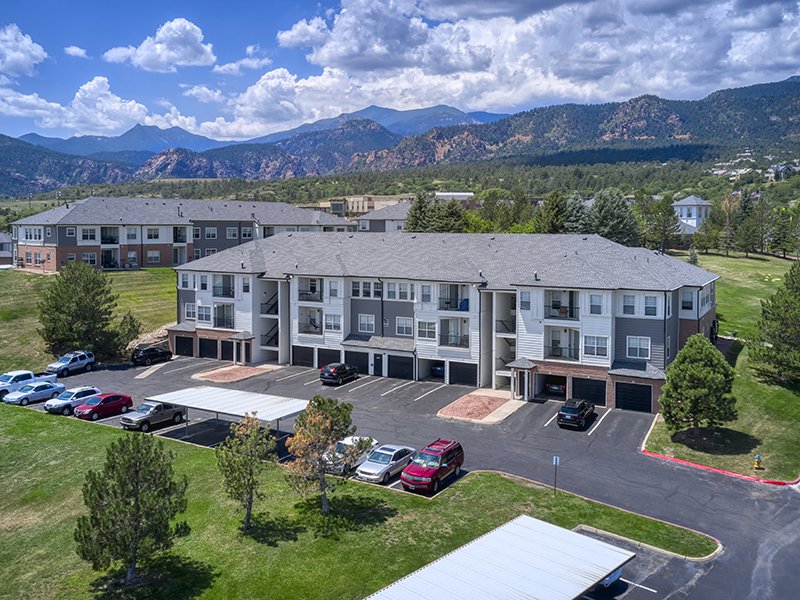 Retreat at Cheyenne Mountain Image 9