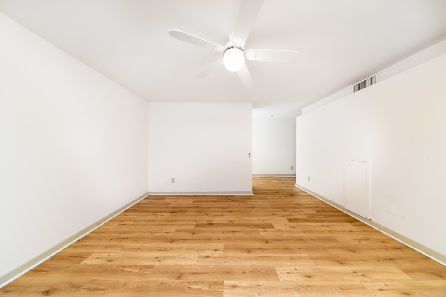Waterfront Apartments Image 44