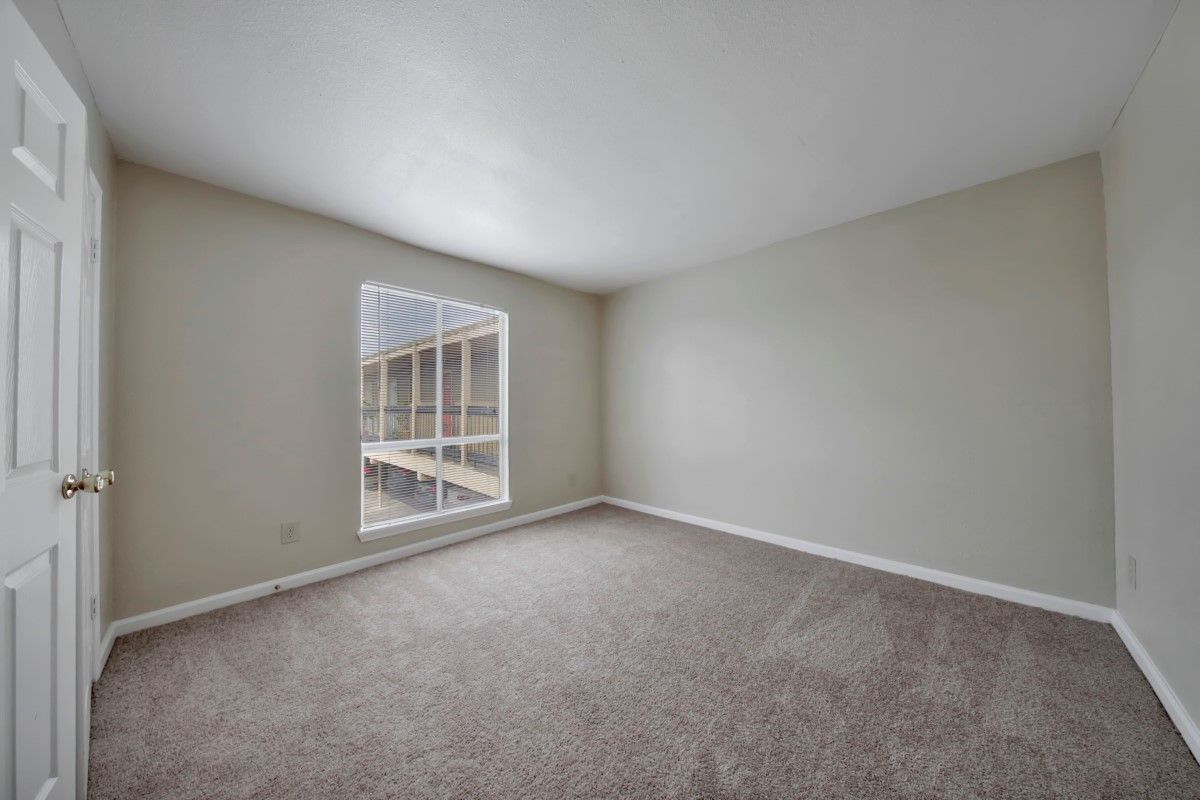 Pelican Pointe Image 8