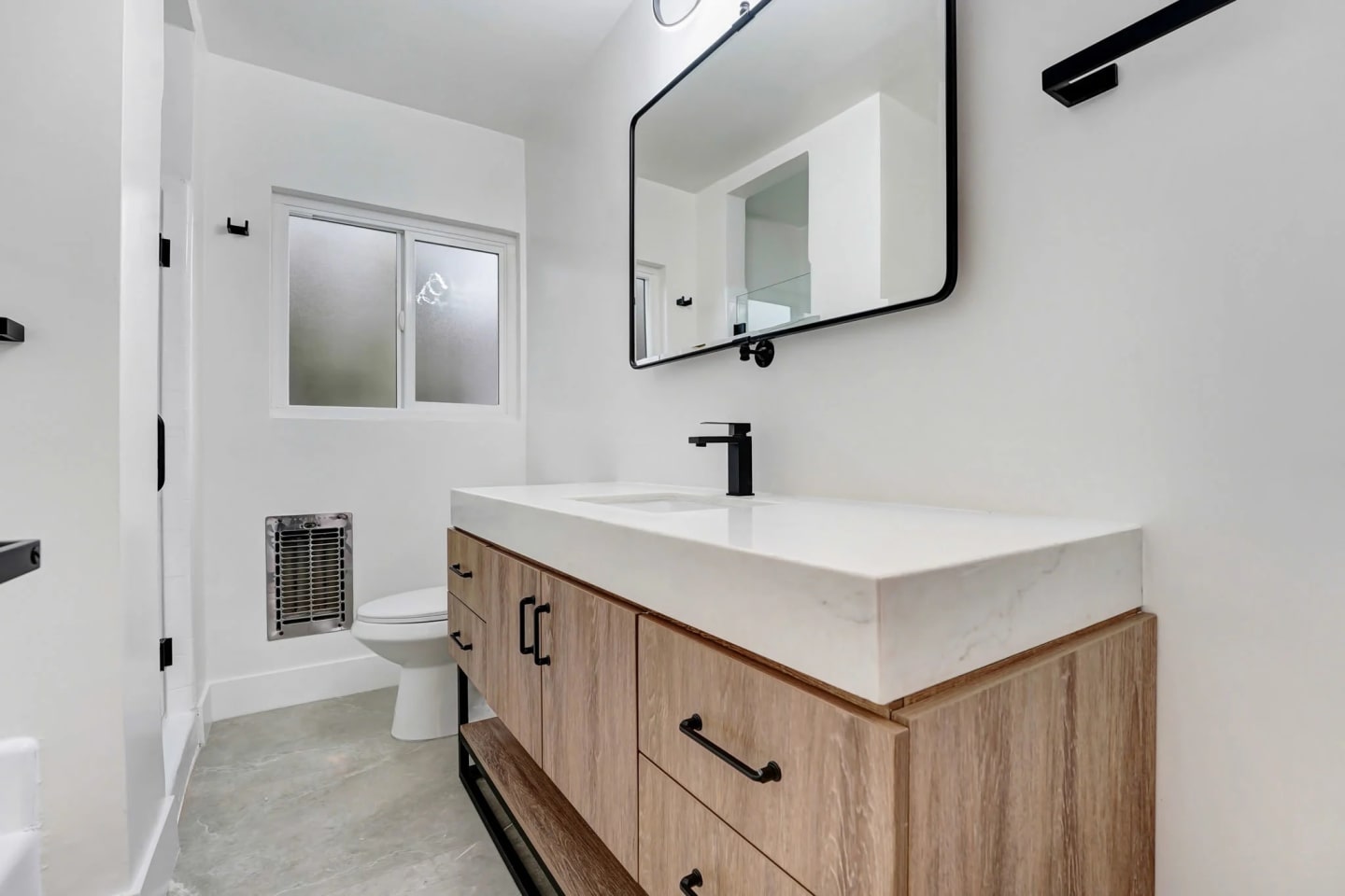 Selworth Apartments Image 8