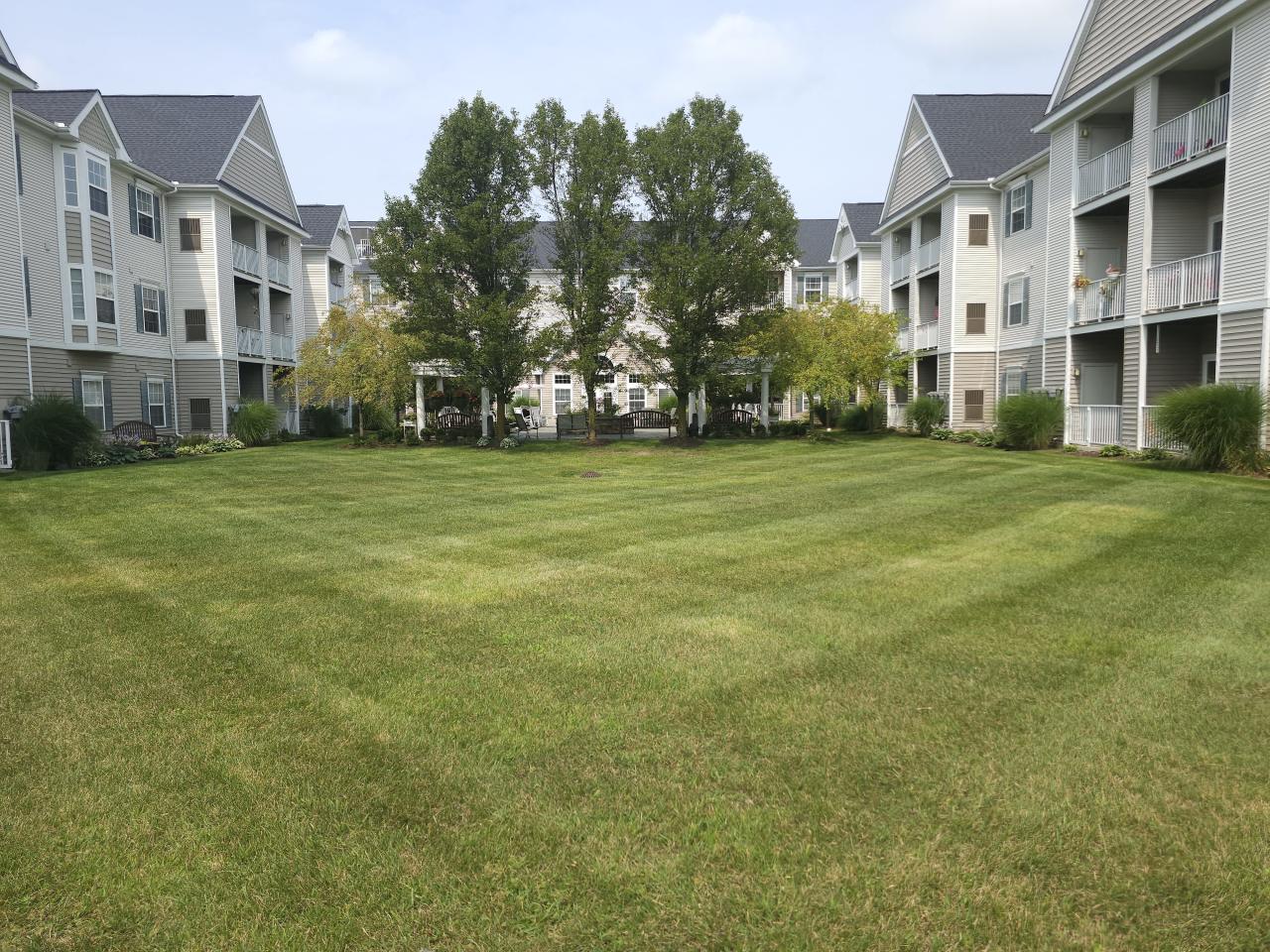 Oakhaven Manor - Senior Living Image 56