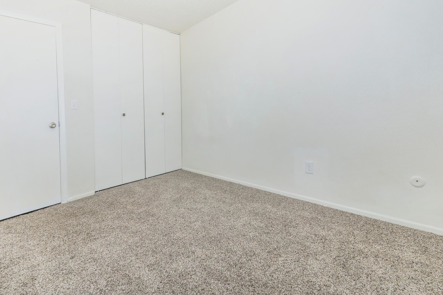Skyview Condominiums Image 8