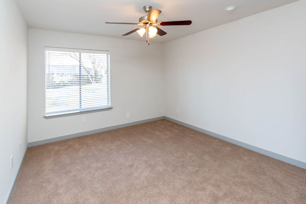 Glen Oaks Image 14