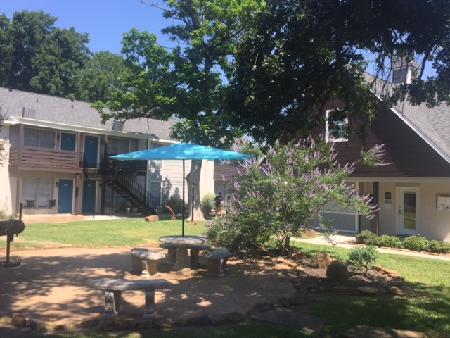 Residence At The Heights Image 11