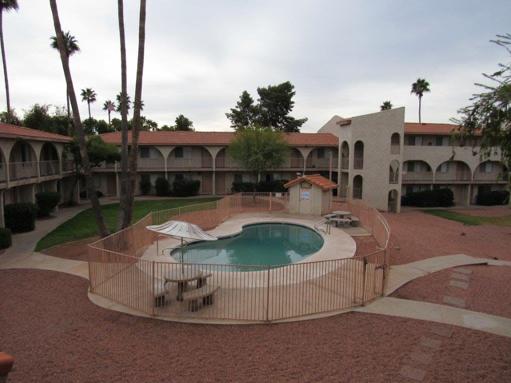 Select Apartments Image 7