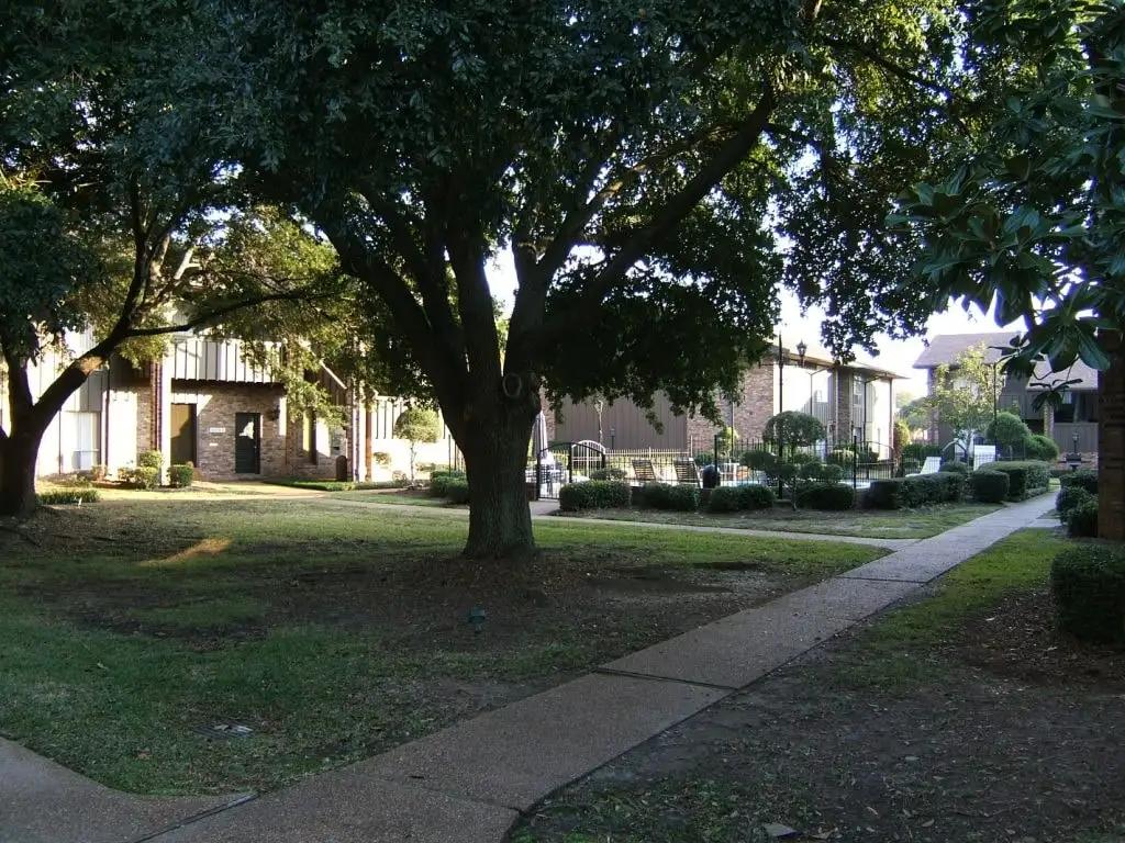 Willow Creek Apartments Image 5